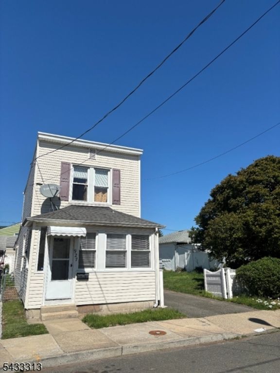 927 Meacham Ave, Linden City, NJ 07036