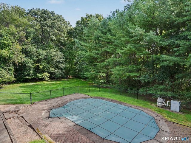 29 Weatherbell Drive, Norwalk, CT 06851