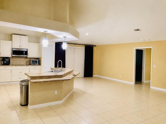 485 SW Dagget Avenue, Port St. Lucie, FL 34953