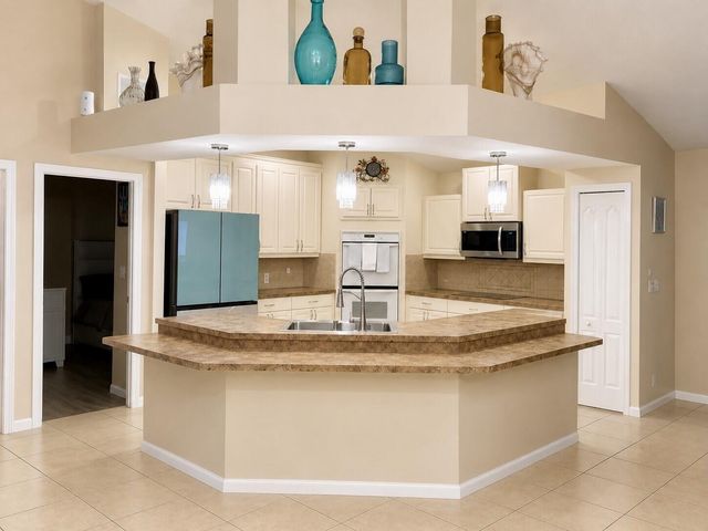 485 SW Dagget Avenue, Port St. Lucie, FL 34953