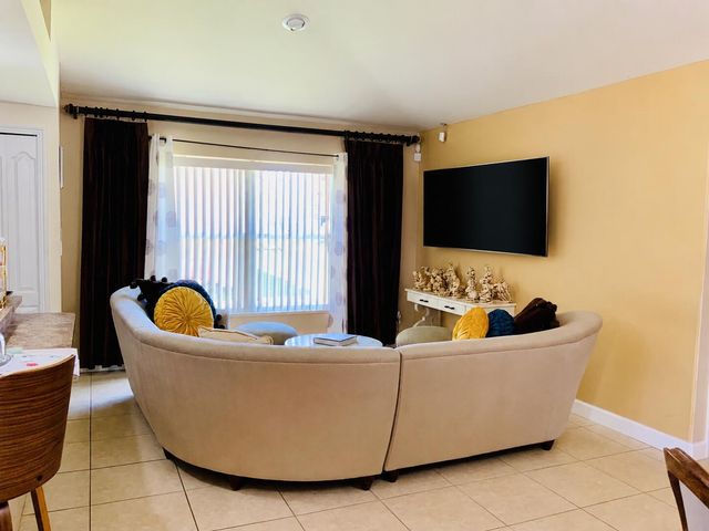 485 SW Dagget Avenue, Port St. Lucie, FL 34953