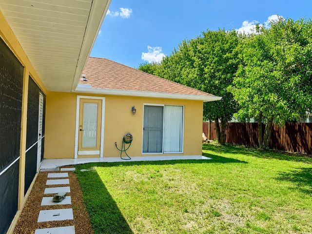 485 SW Dagget Avenue, Port St. Lucie, FL 34953