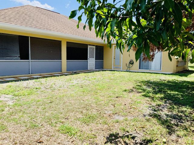 485 SW Dagget Avenue, Port St. Lucie, FL 34953