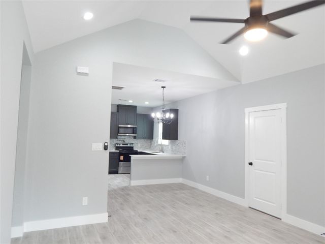 15123 Arrowhead Loop E, Willis, TX 77378