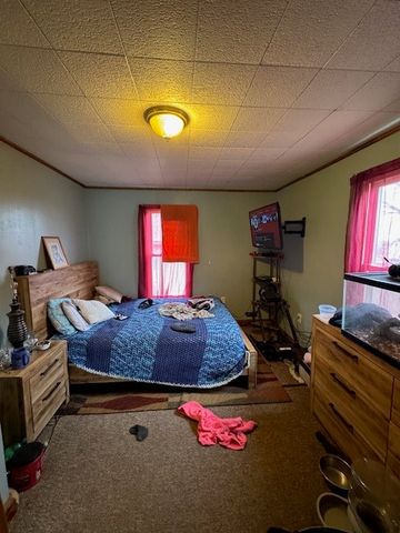 209 Park St, Derry Boro, PA 15627