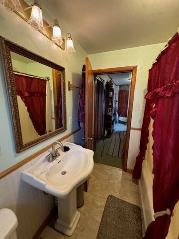 209 Park St, Derry Boro, PA 15627