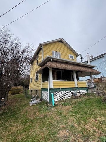 209 Park St, Derry Boro, PA 15627