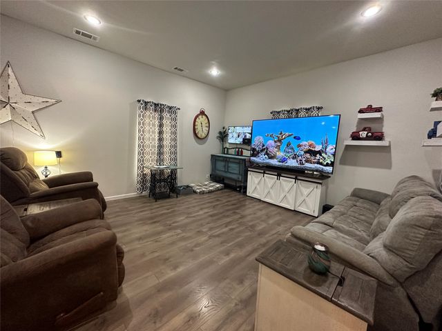 819 Beech Street, Bonham, TX 75418