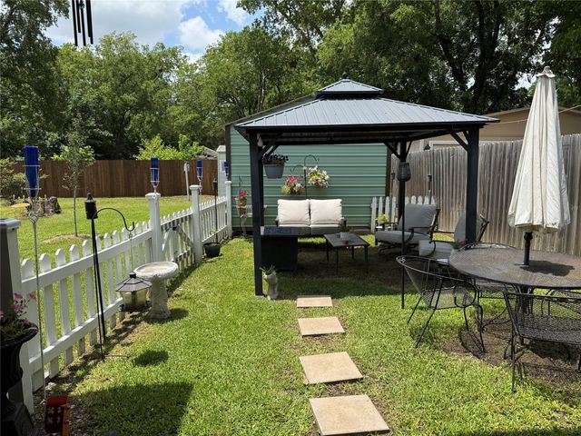 819 Beech Street, Bonham, TX 75418