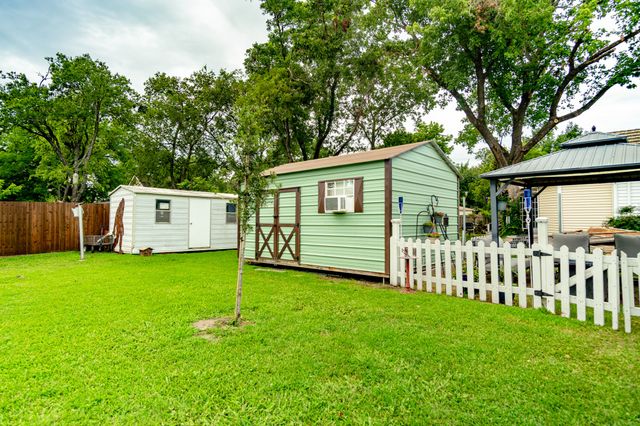 819 Beech Street, Bonham, TX 75418