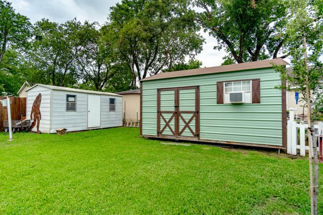 819 Beech Street, Bonham, TX 75418