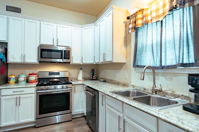 819 Beech Street, Bonham, TX 75418