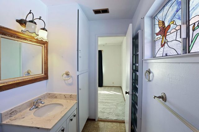 8961 La Riviera Dr, Sacramento, CA 95826