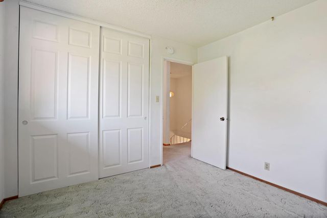 8961 La Riviera Dr, Sacramento, CA 95826