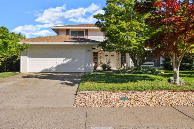 8961 La Riviera Dr, Sacramento, CA 95826