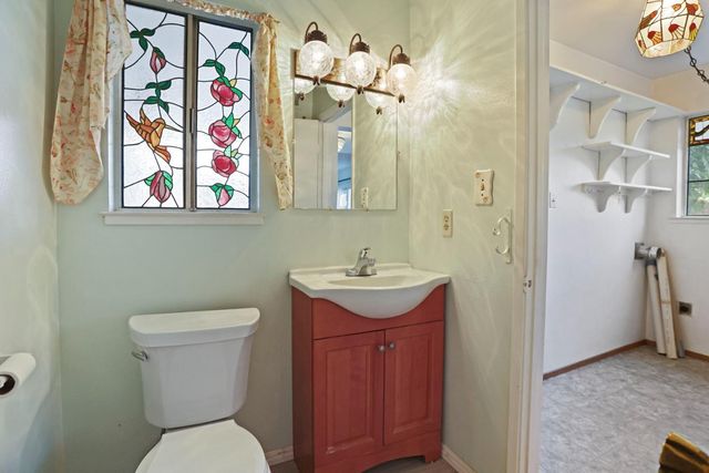 8961 La Riviera Dr, Sacramento, CA 95826