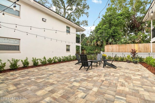 1924 DANESE Court, Jacksonville, FL 32207