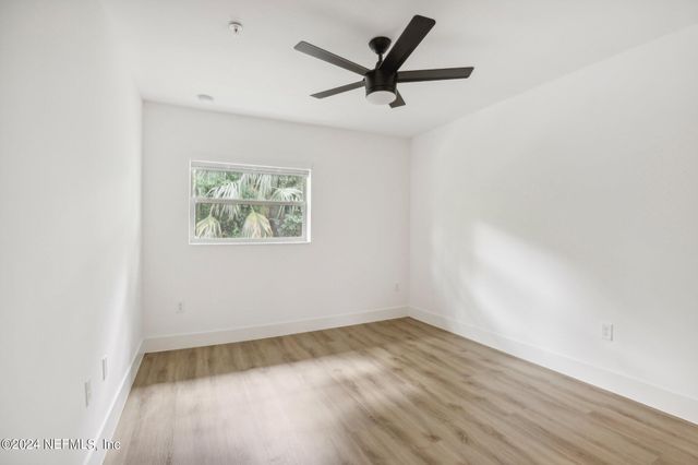 1924 DANESE Court, Jacksonville, FL 32207