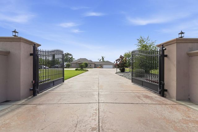 2837 Geer Rd, Hughson, CA 95326