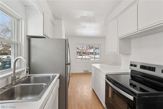 530 Glen Park Drive, Bay Village, OH 44140