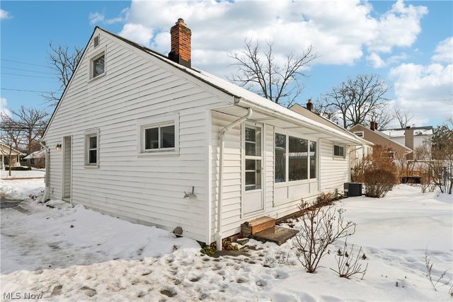 530 Glen Park Drive, Bay Village, OH 44140