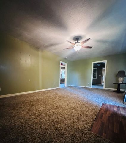 1133 E 318th Road, Flemington, MO 65650