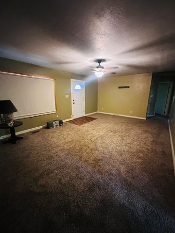 1133 E 318th Road, Flemington, MO 65650