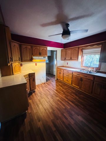 1133 E 318th Road, Flemington, MO 65650