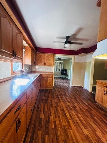 1133 E 318th Road, Flemington, MO 65650