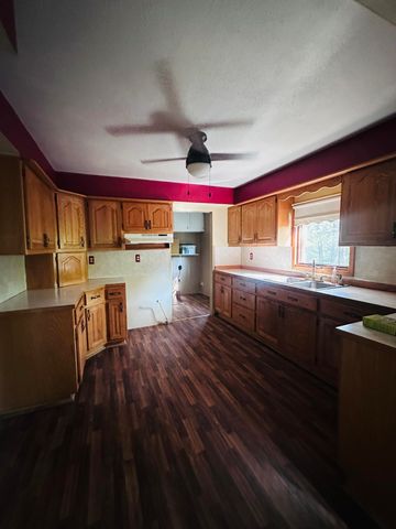 1133 E 318th Road, Flemington, MO 65650