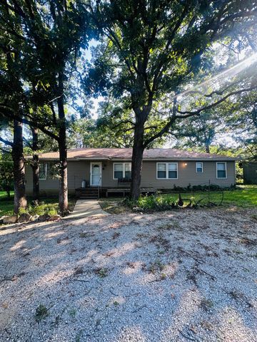 1133 E 318th Road, Flemington, MO 65650