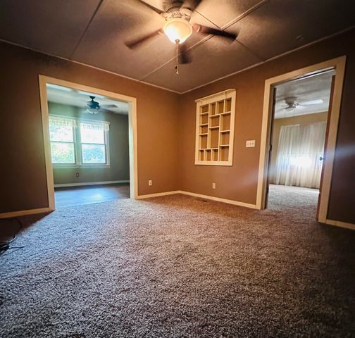 1133 E 318th Road, Flemington, MO 65650