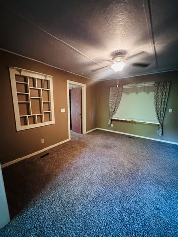 1133 E 318th Road, Flemington, MO 65650