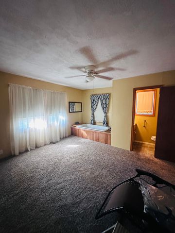 1133 E 318th Road, Flemington, MO 65650