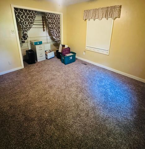 1133 E 318th Road, Flemington, MO 65650