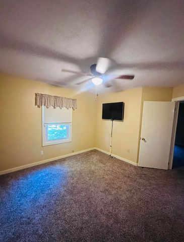 1133 E 318th Road, Flemington, MO 65650