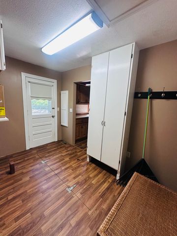 1133 E 318th Road, Flemington, MO 65650