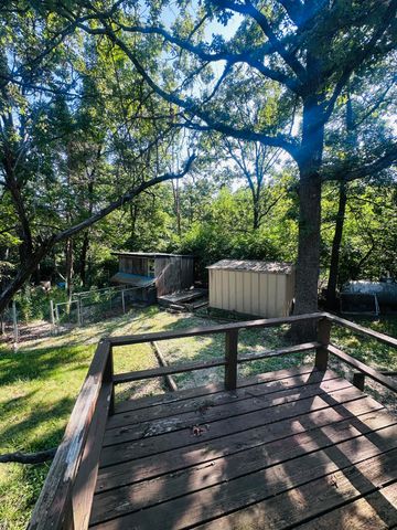 1133 E 318th Road, Flemington, MO 65650