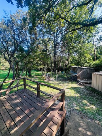 1133 E 318th Road, Flemington, MO 65650