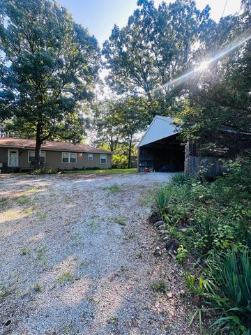 1133 E 318th Road, Flemington, MO 65650