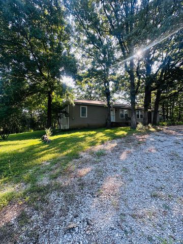1133 E 318th Road, Flemington, MO 65650