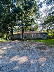 1133 E 318th Road, Flemington, MO 65650