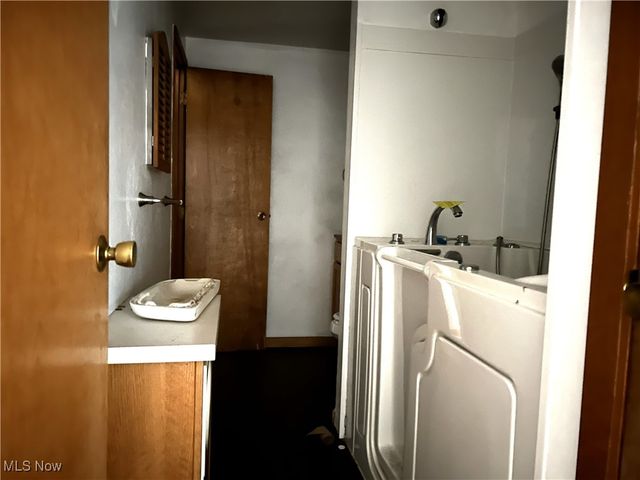 225 Petrick Ave, Mingo Junction, OH 43938