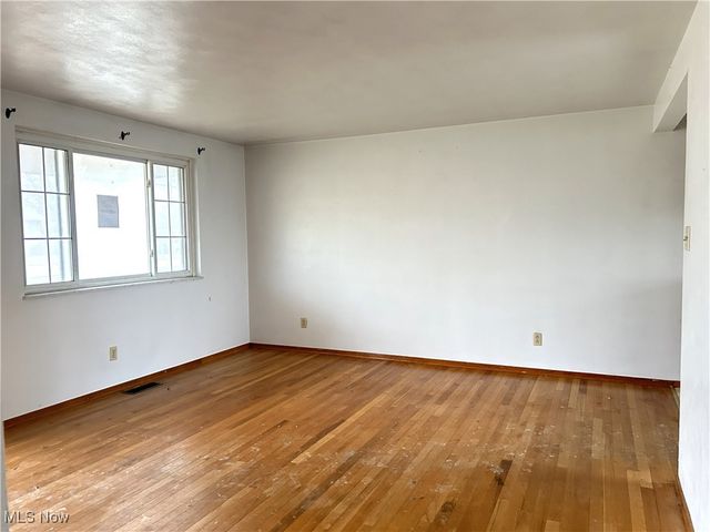 225 Petrick Ave, Mingo Junction, OH 43938