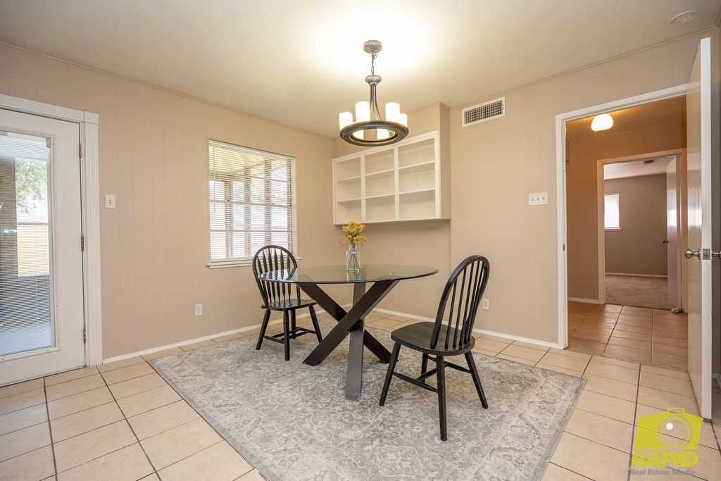 Image 10 of property listing at 2813 Oak Forest Drive, San Angelo, TX 76904