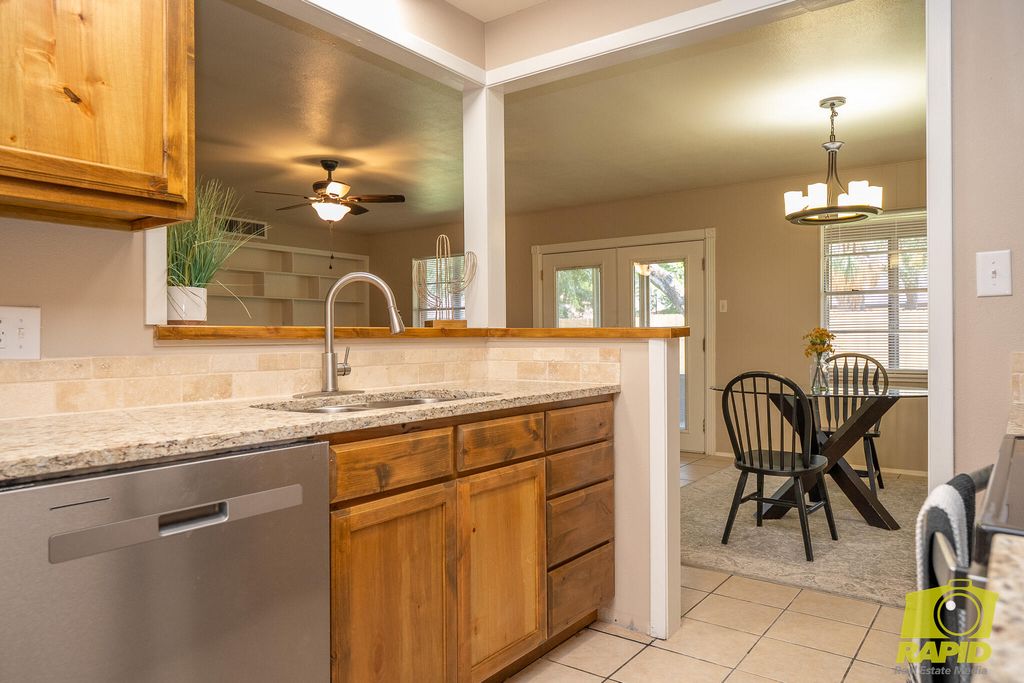 Image 13 of property listing at 2813 Oak Forest Drive, San Angelo, TX 76904