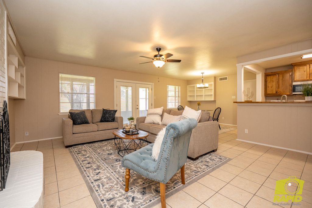 Image 7 of property listing at 2813 Oak Forest Drive, San Angelo, TX 76904