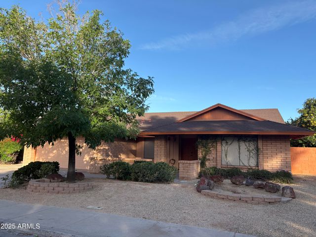 1116 E Hackamore Street, Mesa, AZ 85203