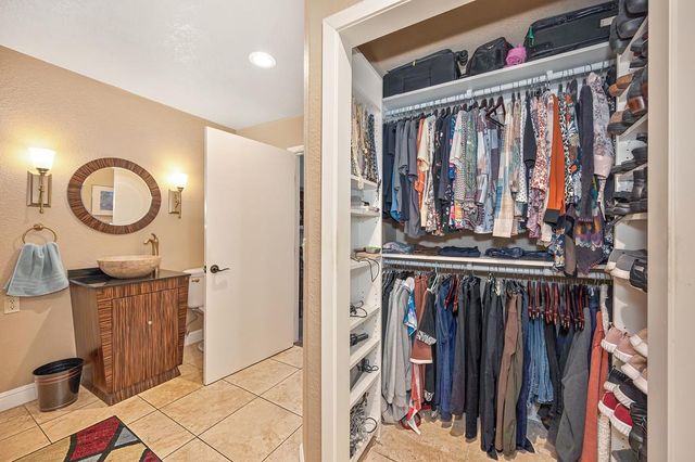 6746 Terreno Dr, Rancho Murieta, CA 95683