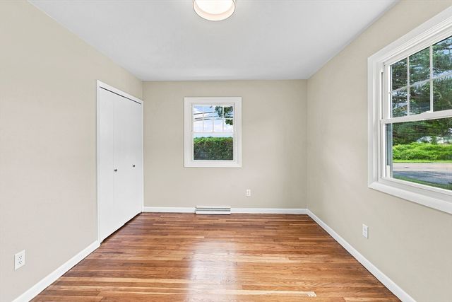 60 Sable Ave, Dartmouth, MA 02747